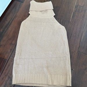NWT Reverse Women's Turtleneck Sweater Vest with Open Back Size M/L
